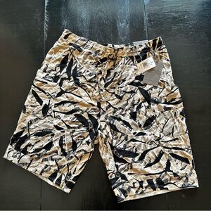 NWT XL Royalty For Me Shorts Vacation Cream and Black Longer length Tropical